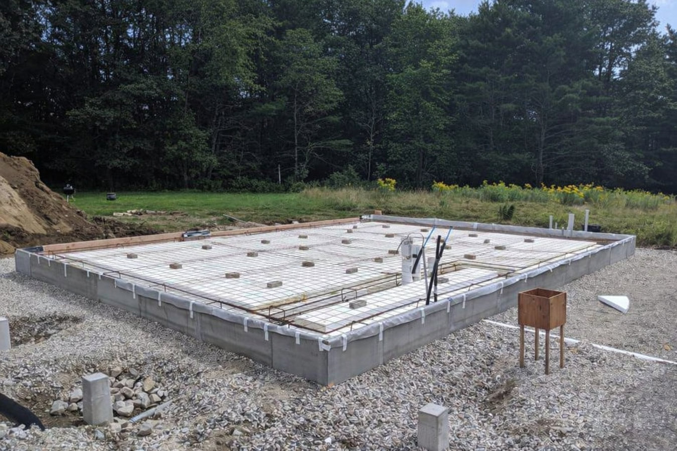 Slab foundation building